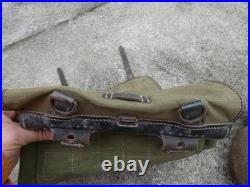 ALLEMAND WW2 Lot Sac style Poil de Vache & Gourde avec son Quart