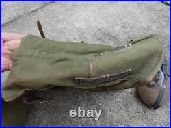 ALLEMAND WW2 Lot Sac style Poil de Vache & Gourde avec son Quart