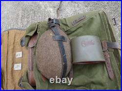 ALLEMAND WW2 Lot Sac style Poil de Vache & Gourde avec son Quart