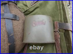 ALLEMAND WW2 Lot Sac style Poil de Vache & Gourde avec son Quart