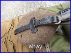 ALLEMAND WW2 Lot Sac style Poil de Vache & Gourde avec son Quart