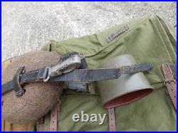 ALLEMAND WW2 Lot Sac style Poil de Vache & Gourde avec son Quart