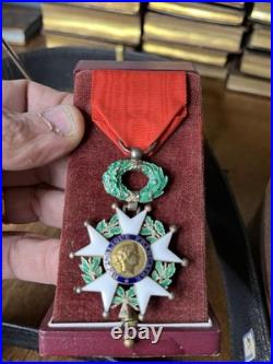 Ancien Képi de général de brigade + légion d'honneur, ceinturons