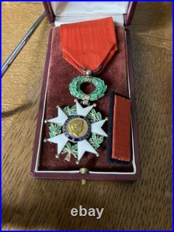 Ancien Képi de général de brigade + légion d'honneur, ceinturons