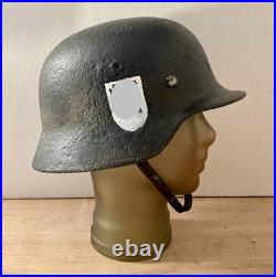 Casque militaire ancien authentique intérieur d'origine peinture refaite WW2