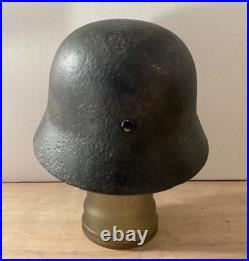 Casque militaire ancien authentique intérieur d'origine peinture refaite WW2