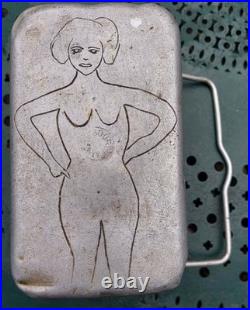 Gamelle Quart Fer Blanc Par Prisonnier 1940 Wwr2 Femme Nue Charlie Chaplin