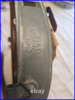 Intérieur de casque Allemand WW2, taille 62 +1 jugulaire datée 1943 + 3 Rivets