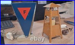 LOT DE 2 Lampes anciennes Mirador en métal Amicale Déportés WW2 Rare F