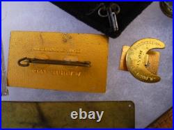 Lot grouping WWII Libération 1° DB 38° FTA 1° Armée Rhin et Danube Insignes etc