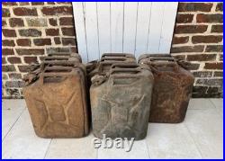 Lots De jerricans Militaires Anciens
