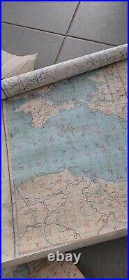 Plusieurs morceaux de cartes en toile cirée Luftwaffe authentique german WW2 Plusieurs morceaux de cartes en toile cirée Luftwaffe authentique german WW2