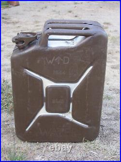 Rare jerrycan à eau Anglais, daté 1944, water jerrycan BMB 1944, G. B, U. K. WW2