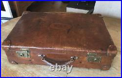 Splendide et ancienne valise militaire R. A. F 2eme Guerre mondiale