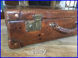 Splendide et ancienne valise militaire R. A. F 2eme Guerre mondiale