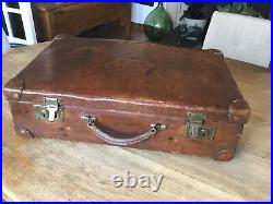 Splendide et ancienne valise militaire R. A. F 2eme Guerre mondiale