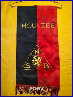 Une Banniere Belge De Flandre D'avant Et De La Seconde Guerre Mondiale En T. B. E