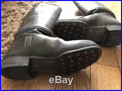 Une paire de bottes cuir noir allemand ww2 militaria 1939-1945. A clous
