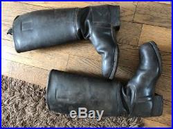 Une paire de bottes cuir noir allemand ww2 militaria 1939-1945. A clous