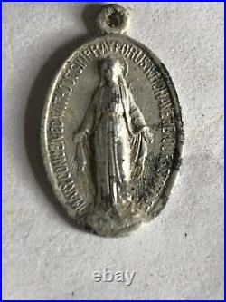 Ww2 Us Army Soldier's Pocket Prayer Shrine + Virgin Mary Medal